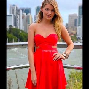 Xenia Boutique Strapless Heart Cage Red Mini Dress Bow toe back US 2 AUS 6